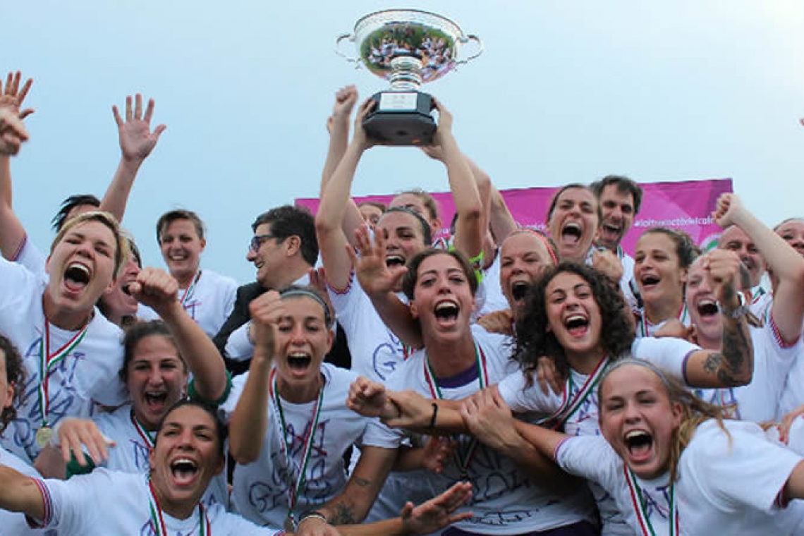 La Fiorentina Women’s alza il trofeo