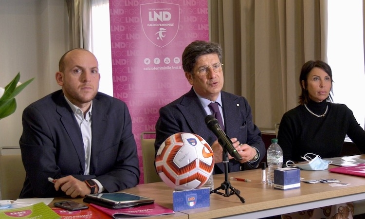 LND e Akinda presentano l'album di figurine della Serie C femminile