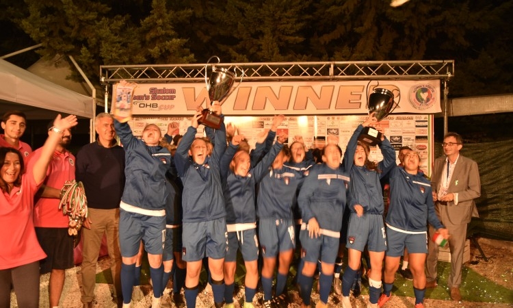 Tripudio Under 20 LND femminile che batte per 5-0 il Napoli e alza al cielo la Shalom Cup