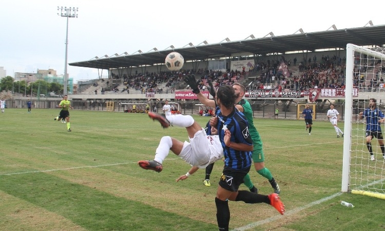 Campionato: calcio d'inizio alle 14.30, la 7^ giornata, la 9^ dei gironi a venti squadre