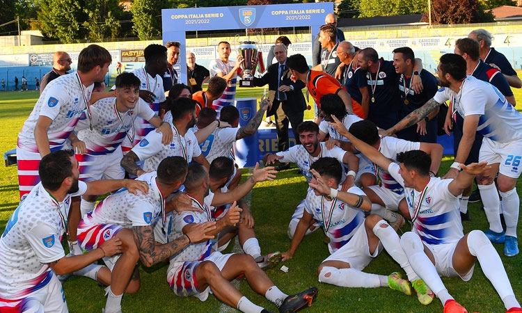 Il Follonica Gavorrano alza la Coppa Italia. Battuta in finale la Torres per 2-1