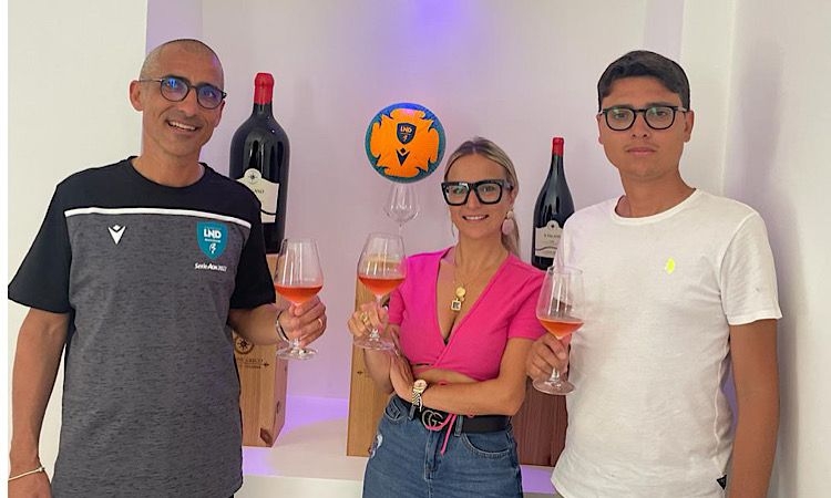 A Cirò Marina, l’eccellenza vinicola del territorio abbraccia il beach soccer della LND