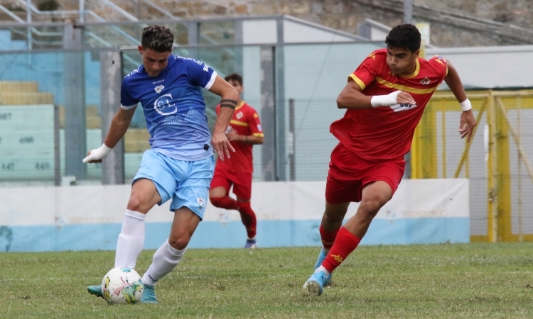 Quarta giornata: in campo il 27 e 28 settembre, due le gare posticipate a ottobre. Si gioca anche Arezzo-Terranuova Traiana dopo il rinvio di sabato 