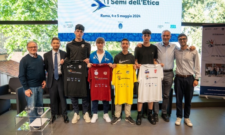 L’I.I.S. “Amedeo Avogadro” di Vercelli vince la IX edizione de “i semi dell’etica”