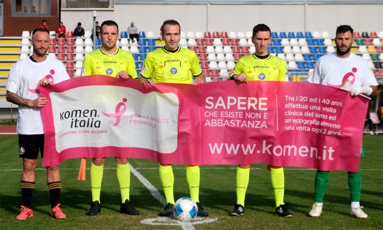 Sui campi l'iniziativa della LND con Komen Italia per la prevenzione del tumore al seno